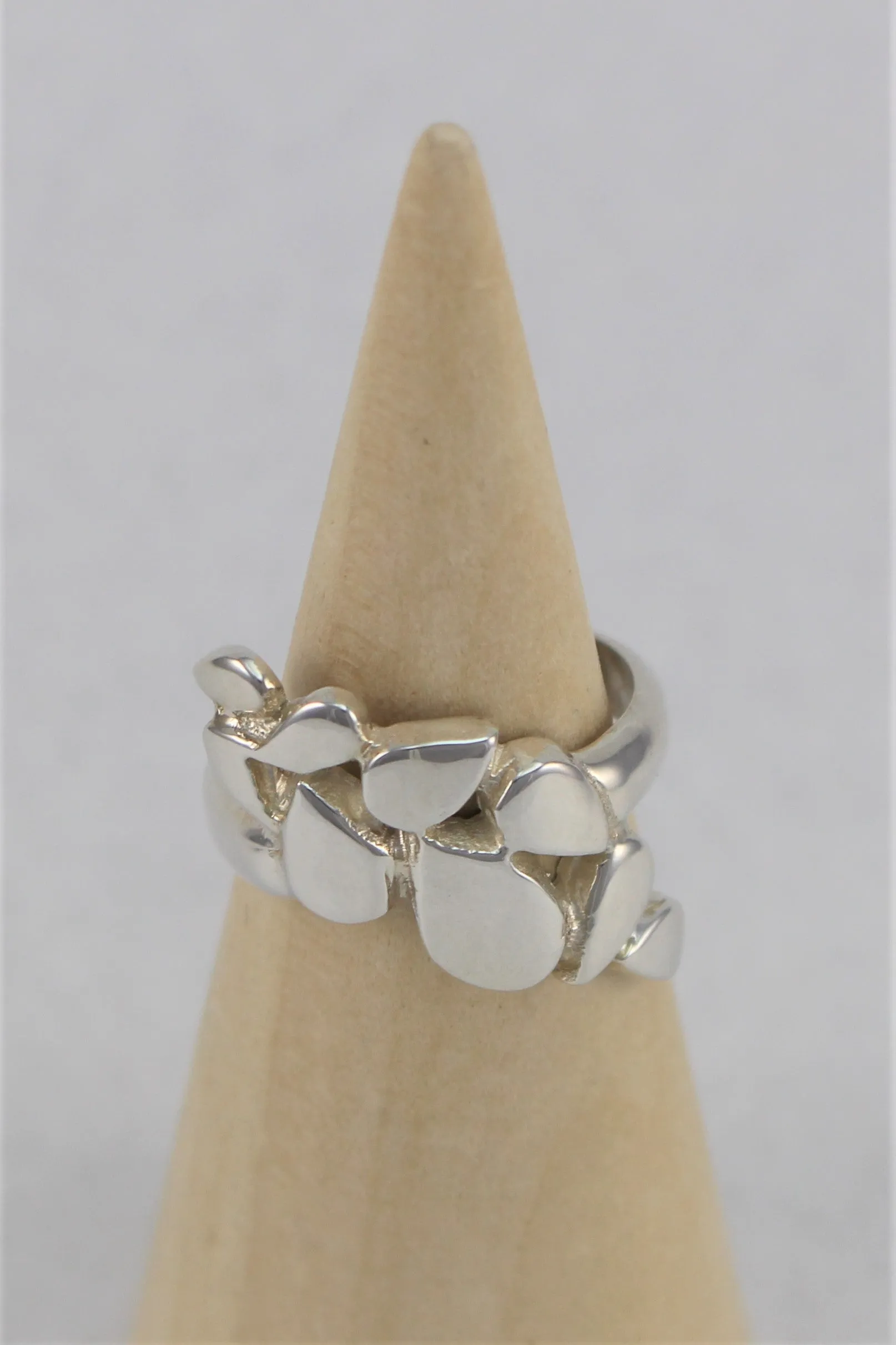 Diagonal Droplets Ring